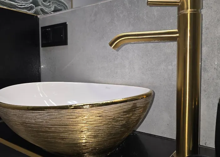 Apartment Cysterska 18/24 *